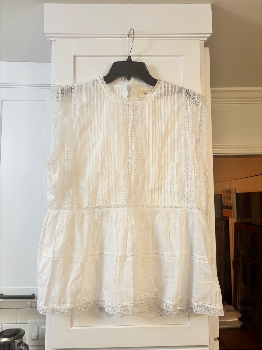 new The Great Sonnet lace inset cotton voile sleeveless blouse in true white - Picture 4 of 9
